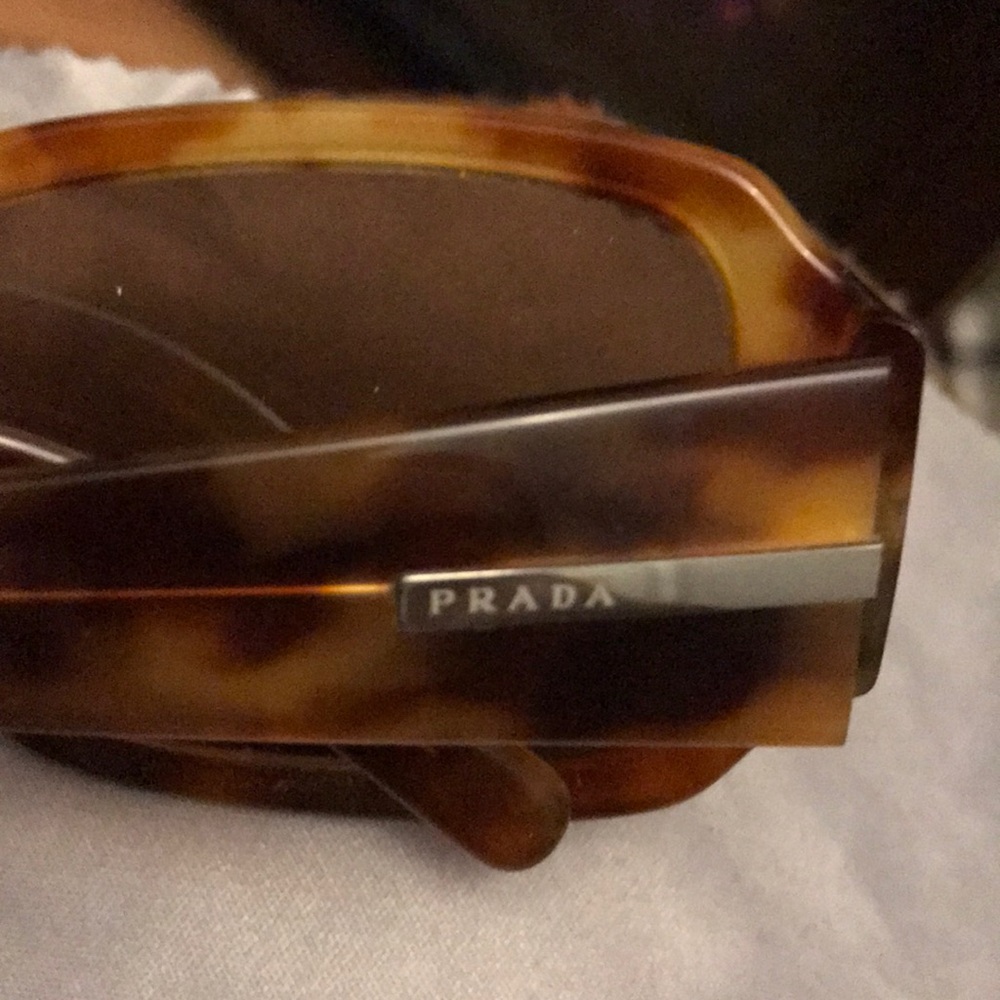 Shades - Picture 2 of 4
